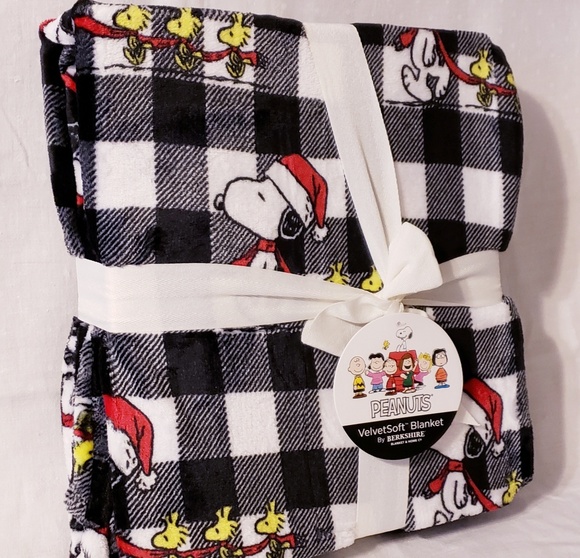 Berkshire Peanuts Holiday New Berkshire Peanuts Holiday Blanket Poshmark